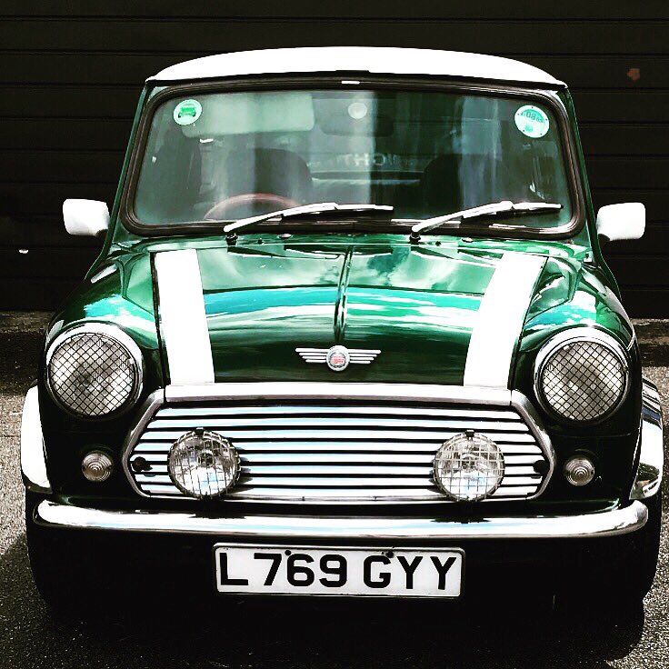 dyerslondon's tweet photo. #1993minicooper #minicooper1.3i #britishracinggreen #classicmini #classicminiuk #lsmoc #minicooper #orgininalcooper #24 #classicbritishcar https://t.co/OgXV7Di2Eh