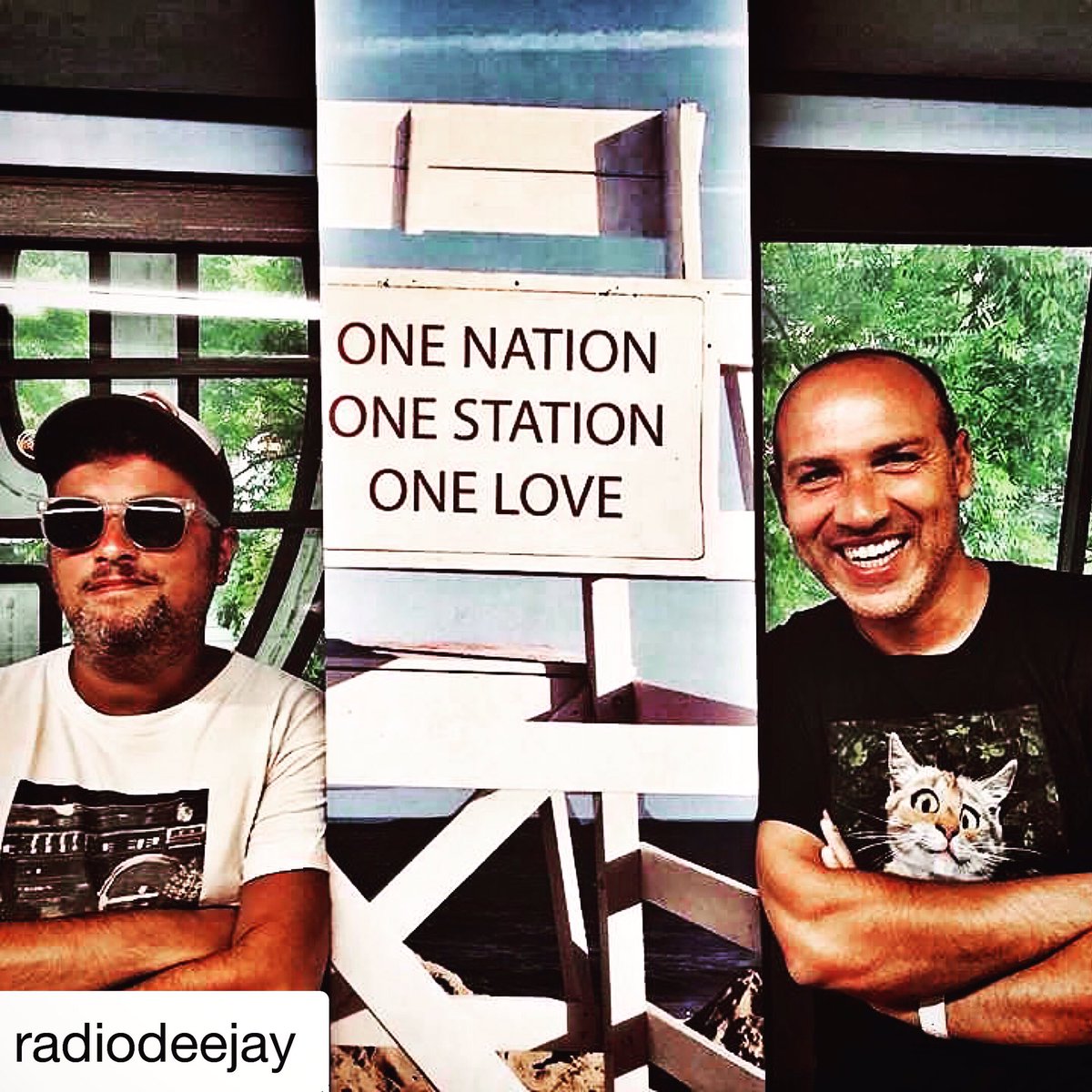 Col sole o con l'ombrello Agosto è coi Vitiello! E anche se domani è ancora Luglio vi aspettiamo alle 7 su <a href="/radiodeejay/">Radio Deejay</a>...