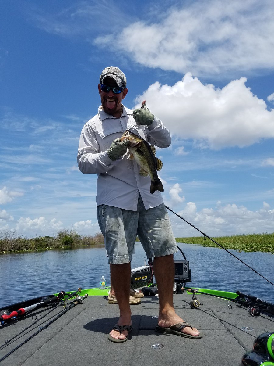StarkNeal's tweet photo. Doing what I love and loving what I do. #BassProshops #Livingstonlures #Gamblerlures #Yeti #PowerPole #Grundens #Fly #Peacockbass #Tarpon https://t.co/alBZ94MmhY