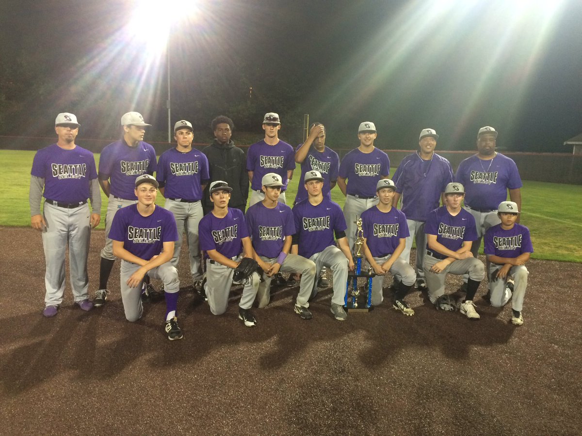 Seattleselect16's tweet photo. 2017 Lee Johnson Wood bat runner up's 🏆 #greatseason https://t.co/0AsRcpBGMg