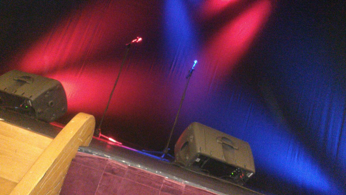 deaxturiax's tweet photo. Esperandooo .....Faemino  y Cansado en Gijon https://t.co/2UacO1KTXD
