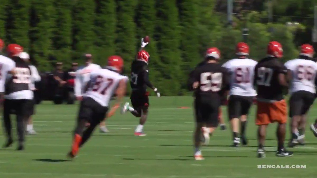 There's a lot of chatter about offensive weapons.  @DreKirkSWAG says don't sleep on the #Bengals defense! #Bengals50 https://t.co/frg9ryMtMh