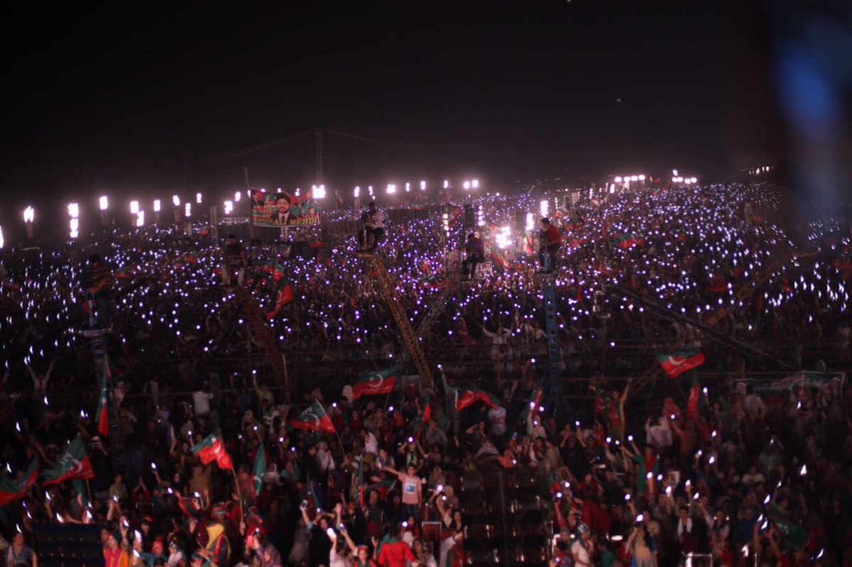 JahangirKTareen's tweet photo. Wow! Thank you Islamabad for turning up in massive numbers. Your Jazba,even in this intense heat was something to cherish #YaumETashakur https://t.co/dZg6rkxUR7
