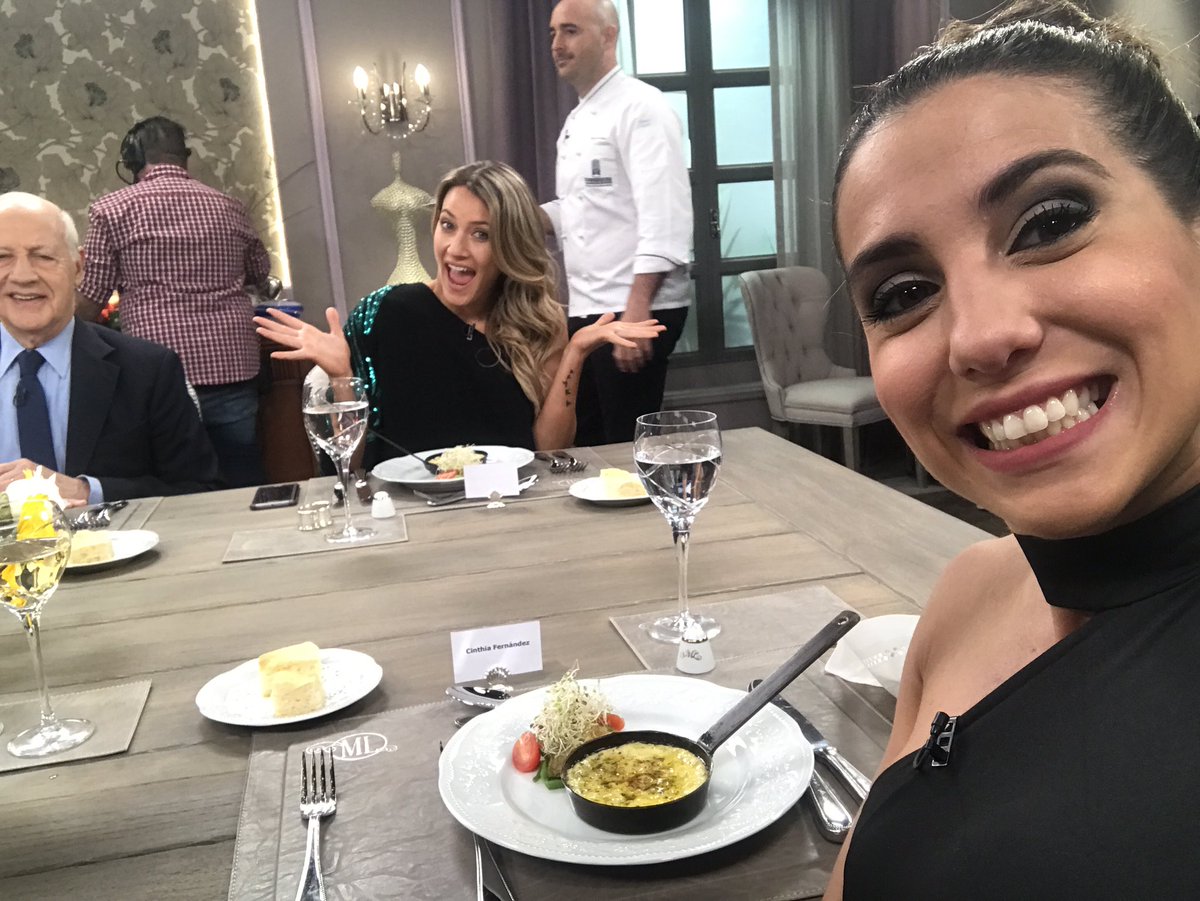 cinthifernandez's tweet photo. Al fin juntaaaaaaaas https://t.co/jtV2wsp3um