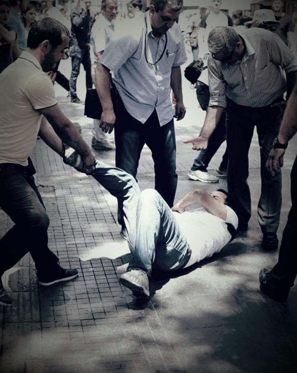 velisacilik's tweet photo. İşimizi değil de hilafet isteseydik kırmızı halı sererlerdi önümüze. https://t.co/5JoQN9ywYG
