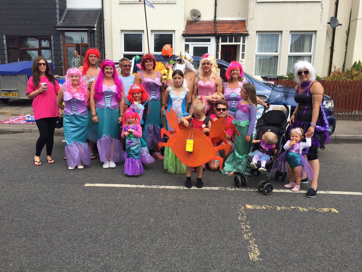 southeastpools's tweet photo. South East Pools Bexhill Carnival Winners 2017. So proud of our very gorgeous mermaid engineers lol. Thanks to everyone that helped. https://t.co/vz9rbcbesM