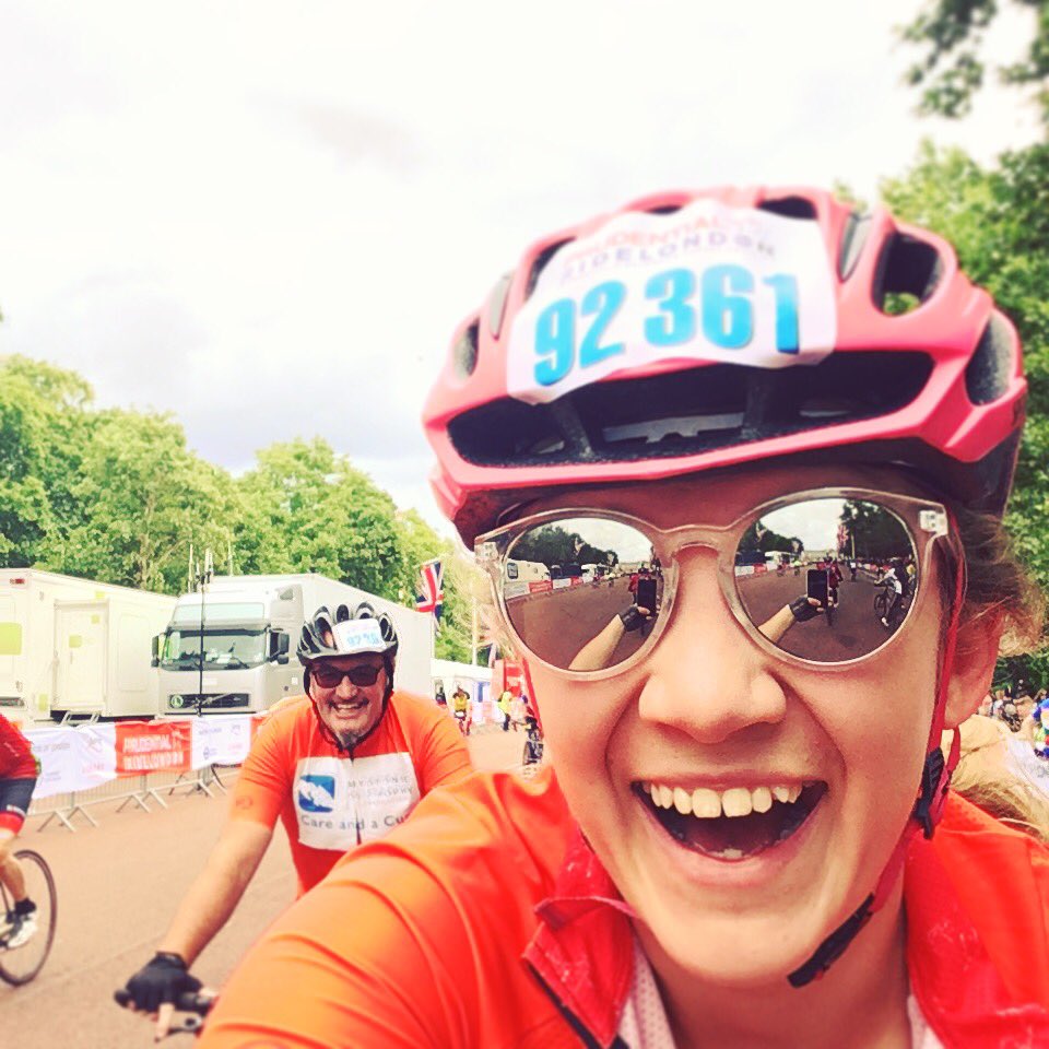 lizziewofford's tweet photo. Home. 2 hours 45 minutes. (Including a mechanical 😉) The best day❤️ #RideLondon #cycling #Prudential46 #myotonicdystrophy 🚴🏼♀️🚴🏻🚴🏼♀️🚴🏻💨💨💨 https://t.co/3yL7VA3ueJ