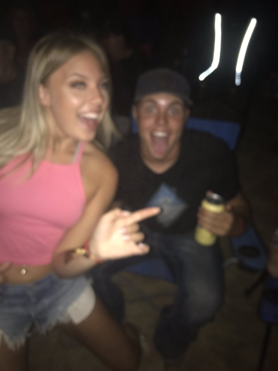 dilian_rowe22's tweet photo. What a good ass weekend #MHCMF https://t.co/m5JANpBTxU