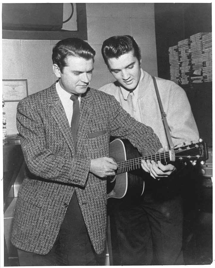 PuzleRock's tweet photo. #elvispresley #puzlerock Un día como hoy, el 2003, muere Sam Phillips, impulsor de Presley, J. Lee Lewis, Perkins y Cash desde Sun Records https://t.co/qC5LyX1iAt