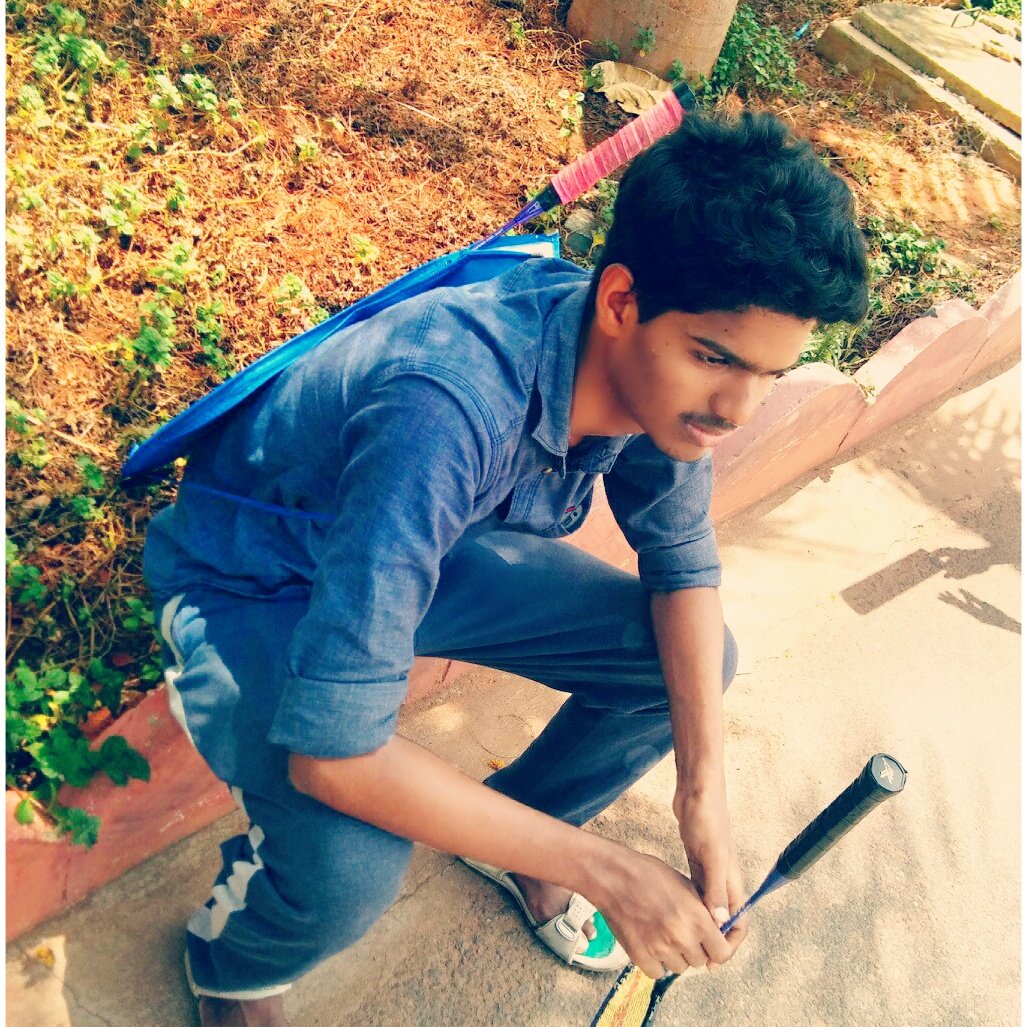 iamsathyaoffl's tweet image. #NewProfilePic #practisetime #vettipose #GametimeSummer17🎾 #SundayFunday #weekend
