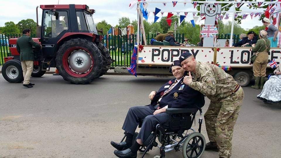 loopeylou84's tweet image. Superproud of these geezers #throwback #exservice #poppy #saffa #rbl #proud #respect #freedom #supportourfinest