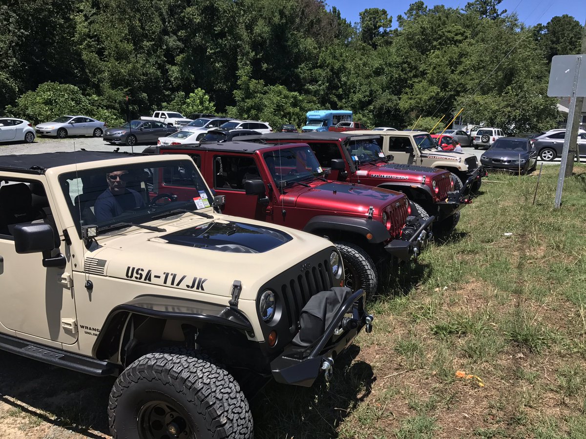 Scooby_Barkley's tweet photo. Had a great time today!! @Steels_Joshua @BonhamChrysler2 @THEJeepMafia @JKMudGirl @hawkaire_clt @iwata77 @jcrk97 @ReturnCheck @RayGunVoss https://t.co/YcsBVOtSYr