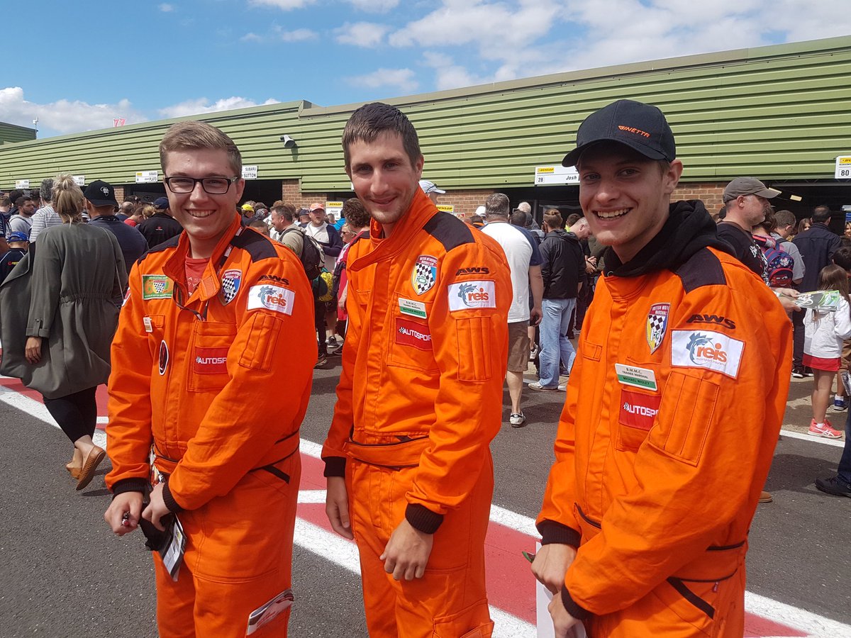 KF_MSport_Ins's tweet photo. Great to bump into these guys at @SnettertonMSV @DunlopBTCC today. Thank you to all the marshals out there today, great job!
#ThanksMarshal https://t.co/Dr9RFMgE0U