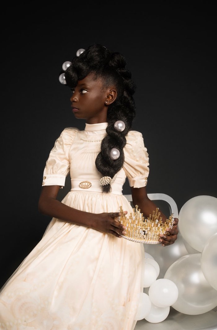 KherisPoppin's tweet image. Can a 10 year old break the internet?