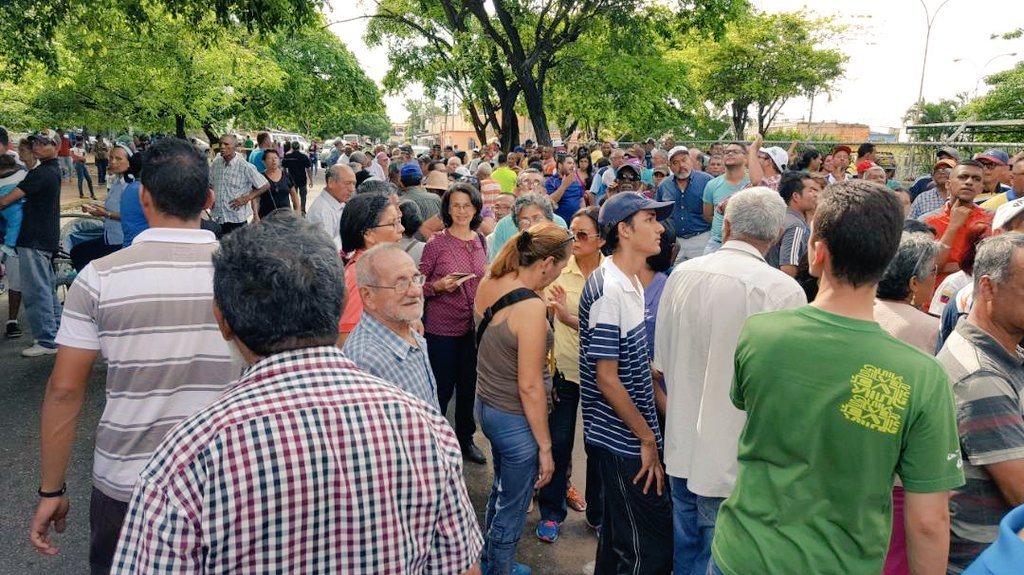 DirJuventudGEB's tweet photo. Así se encuentra #VingenNiña en Caroni, vamos todos y todas a votar, por una Venezuela de PAZ. #VenezuelaVotaHoy https://t.co/SO5WbDPpvk