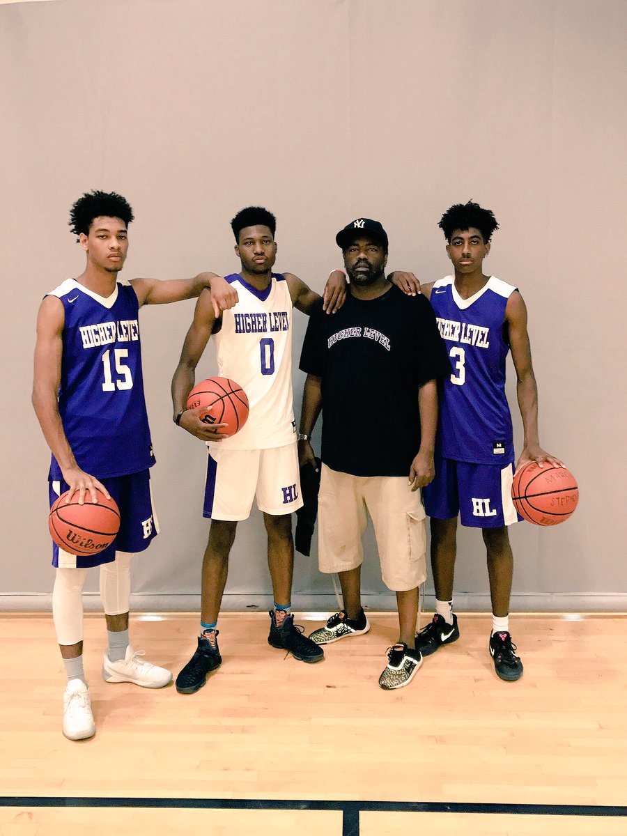 corlxonee's tweet photo. 24-11 for my last AAU season. Blessed to do that with my brothers, great coaches and get on some college lists while doing it 🏀🎈 #IJSB https://t.co/J7Wy5iKdLJ