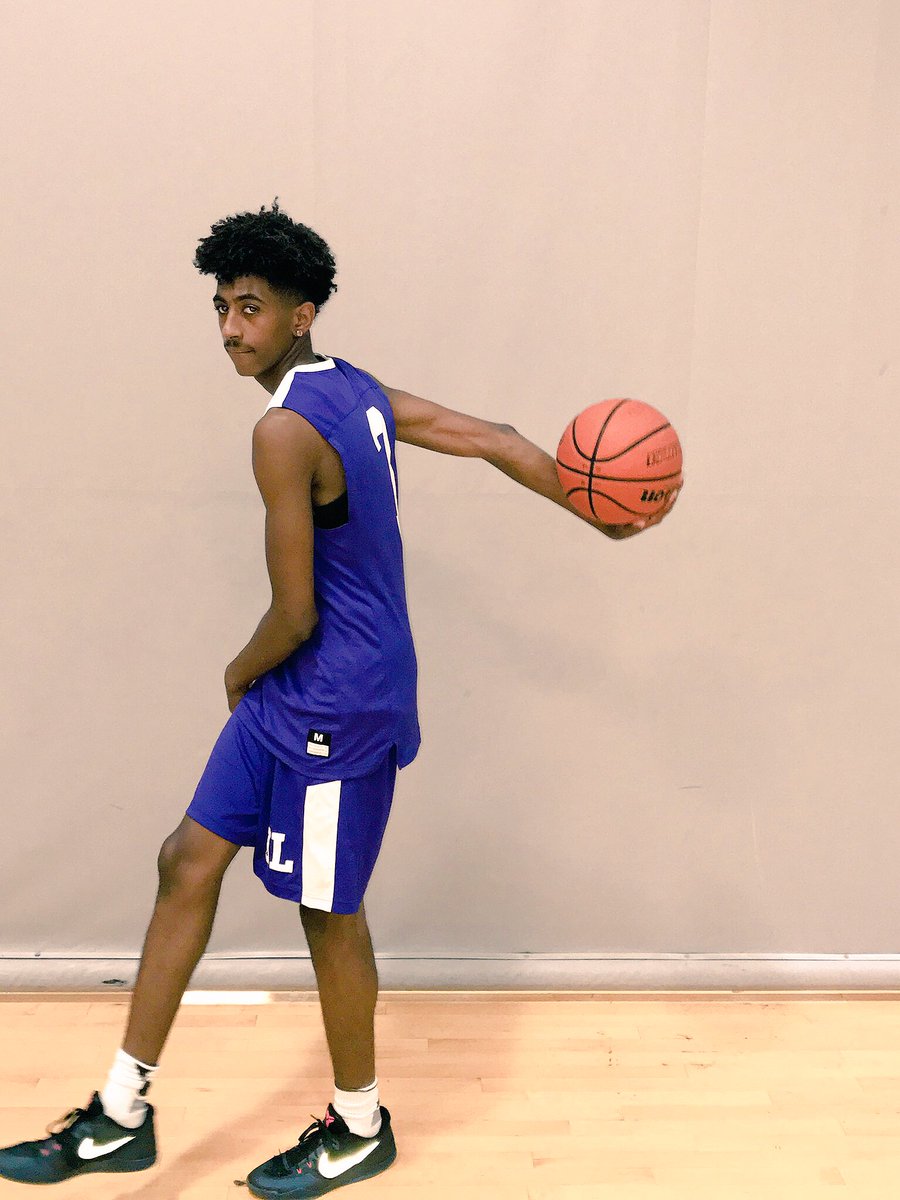 corlxonee's tweet photo. 24-11 for my last AAU season. Blessed to do that with my brothers, great coaches and get on some college lists while doing it 🏀🎈 #IJSB https://t.co/J7Wy5iKdLJ