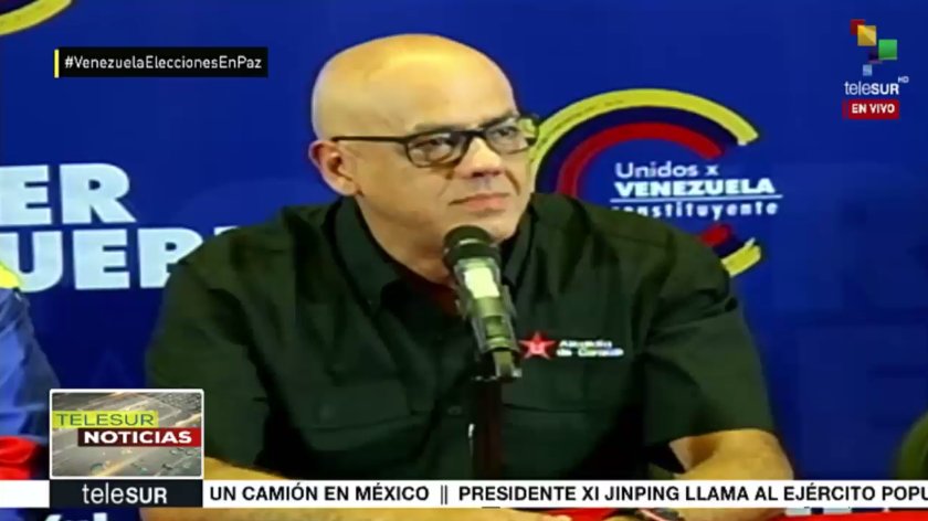 teleSURtv's tweet photo. #ENVIVO | @jorgerpsuv: Ningún centro puede cerrar antes de las siete de la noche ¡Vamos por el remate electoral! https://t.co/tqMKHfl0b4 https://t.co/FuomD39h30