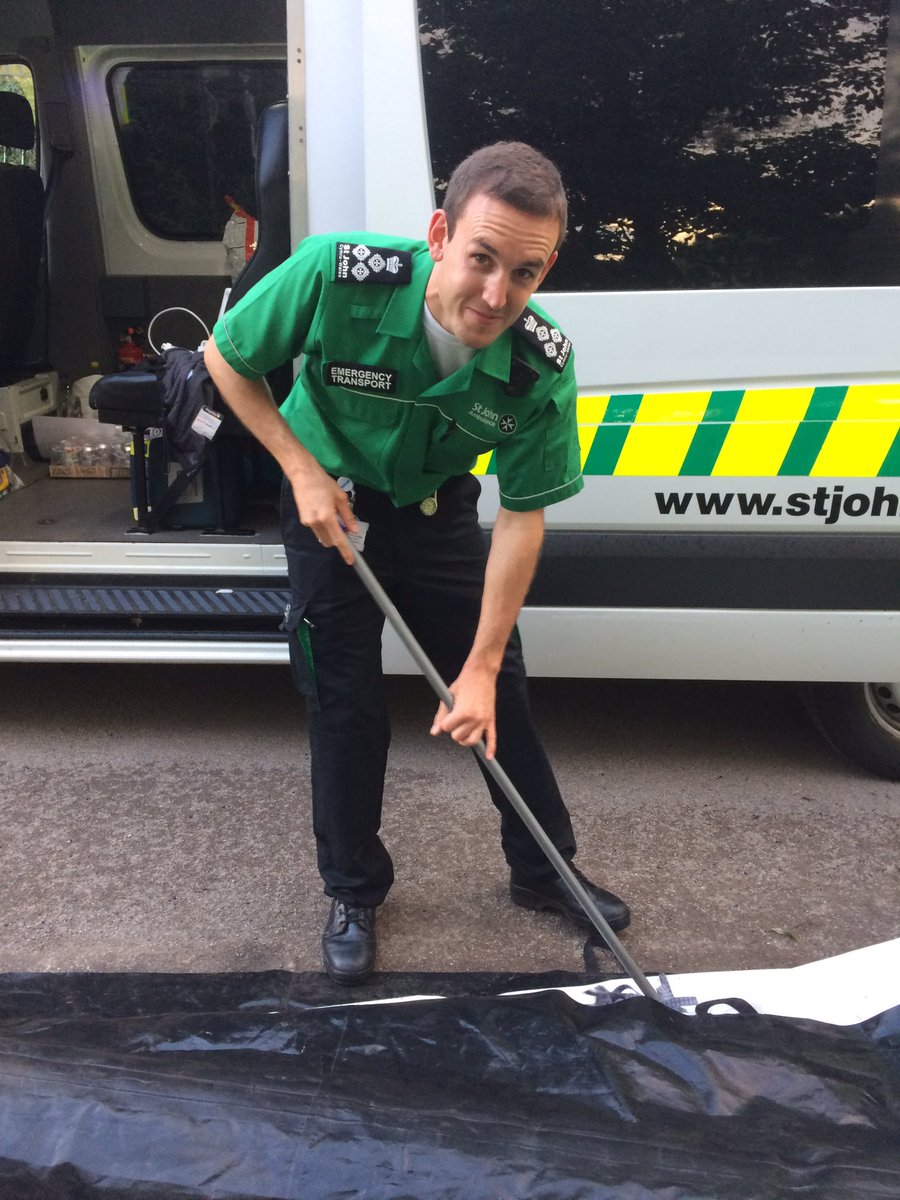 Jacquelyn_1966's tweet photo. Commissioner @DanielSJCW earning his money @stjohnwales #mysjcwday #volunteers #leadingbyexample https://t.co/daFeTIvWUj