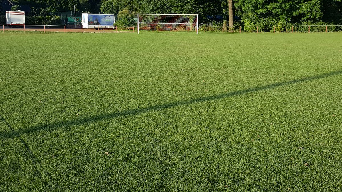 Haudegen_Lars's tweet photo. Gestern / Heute ... nach dem #Hochwasser ist vor dem nächsten Training #Ahrbergen #Innerste https://t.co/9bJFzNQt9L