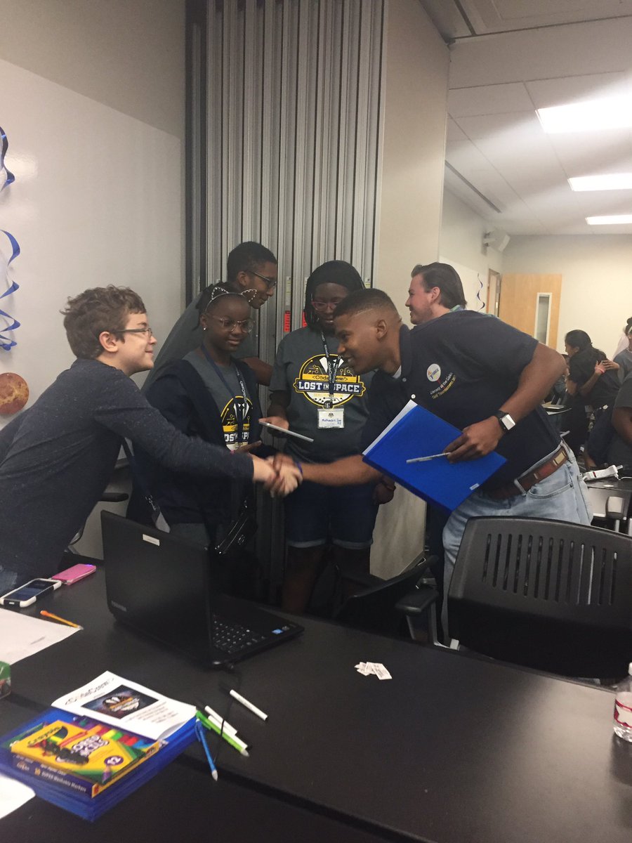 _CodeCrew's tweet photo. The judging has begun! #LostinSpaceHackathon https://t.co/76YHsrLUkc