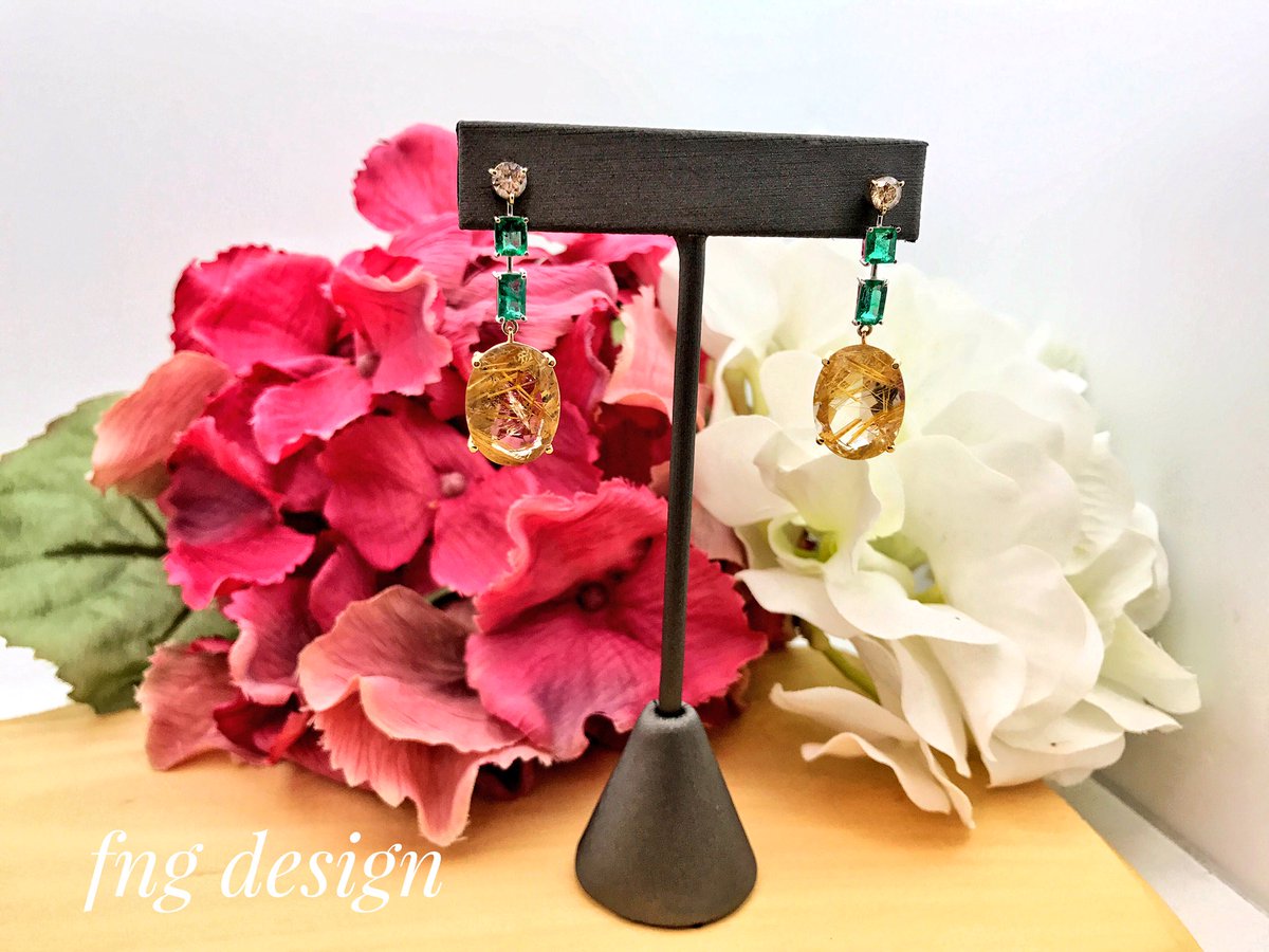 fngdesign's tweet photo. Natural Champagne Colored #Diamonds And #Emeralds Are Used To Embellish The Gold Tones In Rutile #Quartz #fngdesign https://t.co/CieAHgcHxf