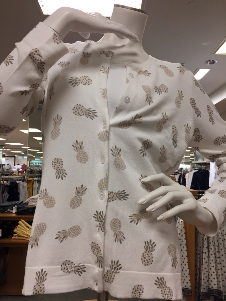 lindacapello's tweet photo. Hey @hunterpence here's a perfect gift for your adorable wife @LetsGetLexi. https://t.co/6H2GqgM9U2