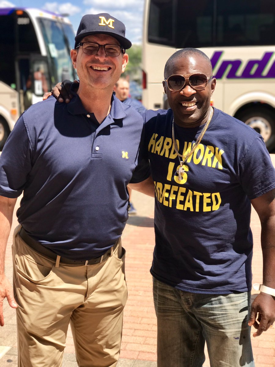 KurtTaylorRb2's tweet image. Great Minds Thinks Alike ;  My Dad"s "HARD WORK IS UNDEFEATED " and  @CoachJim4UM  "ATTACK EACH DAY WITH AN ENTHUSIASM UNKNOWN TO MANKIND"