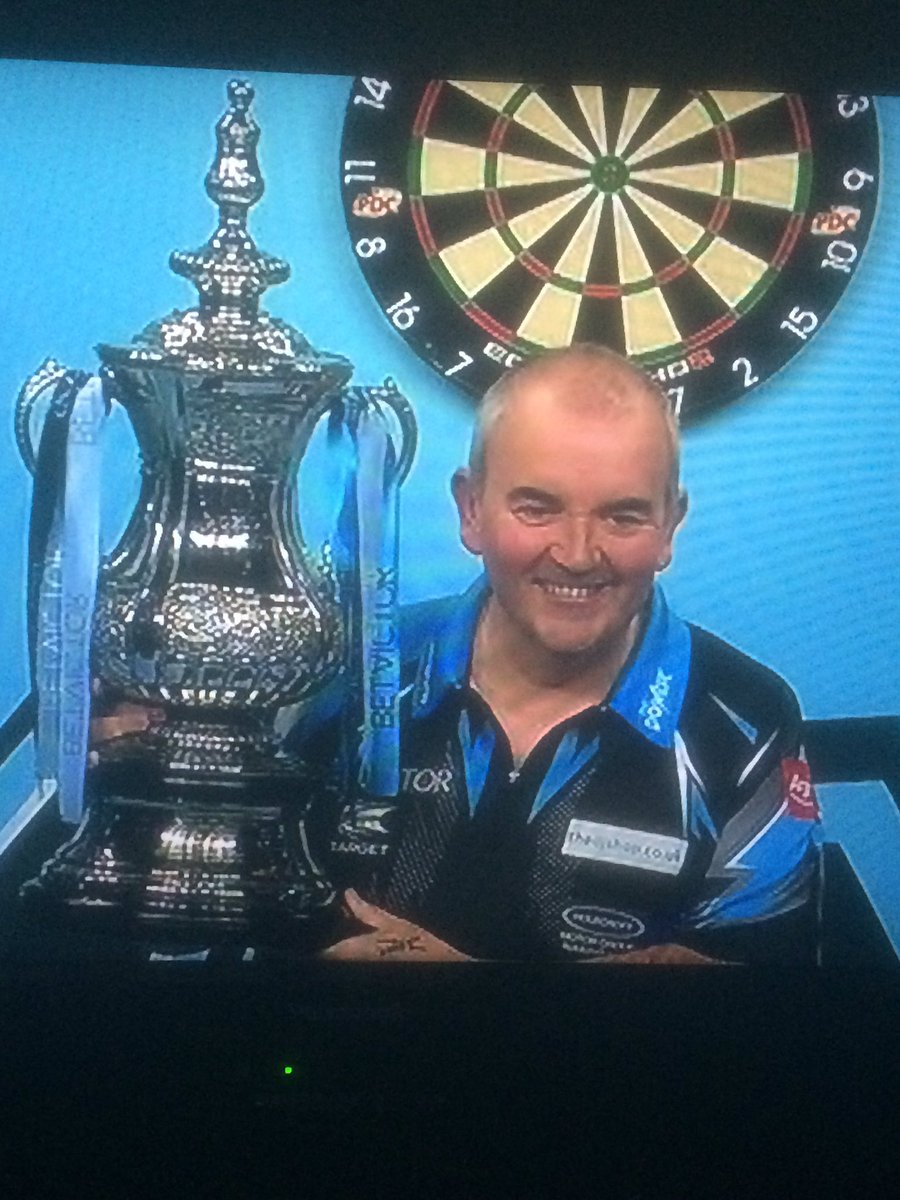 mick5mcg's tweet photo. Perfect symmetry now @PhilTaylor #Double16 https://t.co/Qk5jpoEh0j