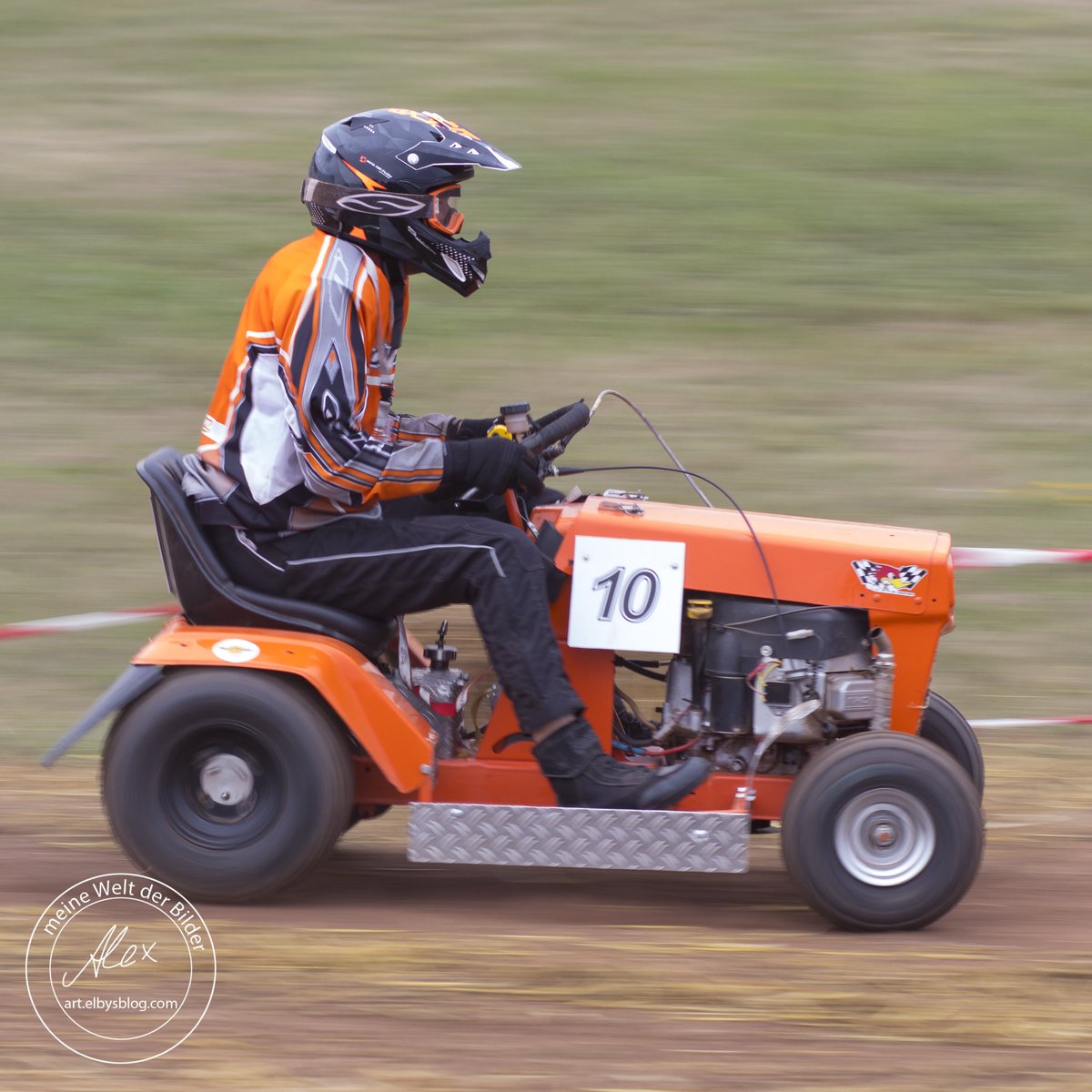 elbeae's tweet image. #Rasenmäher #Rennen #2017 #Sembach 
weitere Bilder unter: bit.ly/2vjBF0m