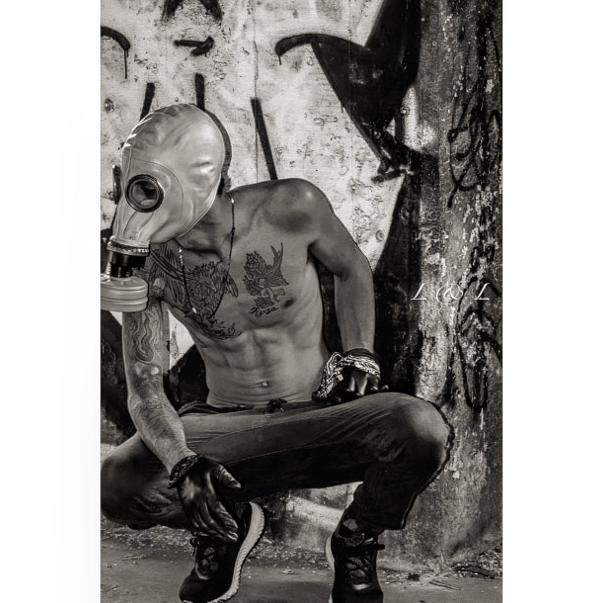 PixelPatricNFT's tweet photo. A #photoshoot we did. #nuclearwar #FitnessMotivation https://t.co/XjSAKUM1q1