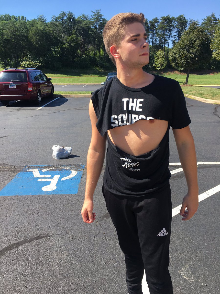 thesourcenova's tweet photo. #thesourecepresents final Sunday practices. #GoHardAndGoHome
@FineArtsLife @FineArtsProbz https://t.co/gcNvhbJt23