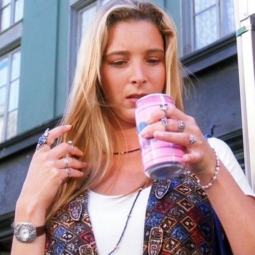 buffaybing's tweet image. happy birthday Lisa Kudrow!!