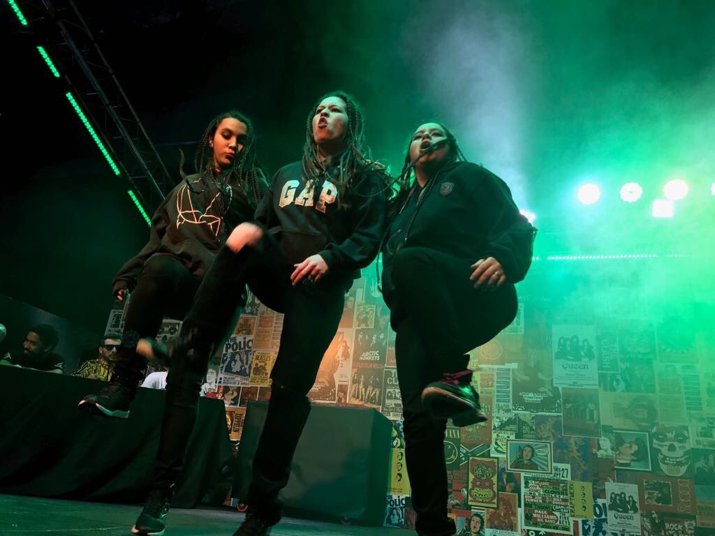 ¡Empezó el concurso de baile! ¿Quién ganará? #KPopFest