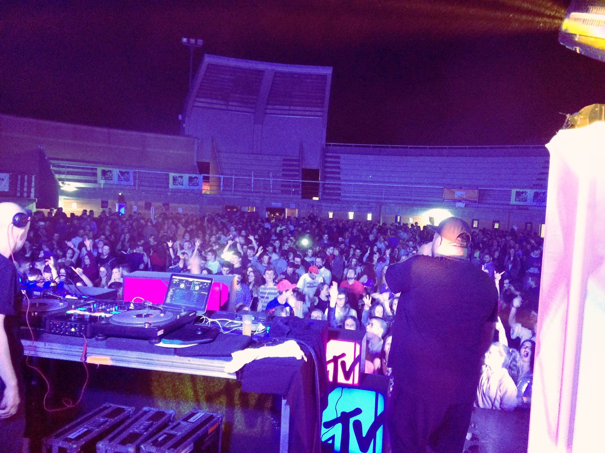 DJOVERULE's tweet photo. Ganda #respect #soito #mtvinsomnia foi dope as 🔥🙌🏼 @mtvportugal Obrigadão
Amanhã segue-se #pombal #festasdobodo e terça.1 @meosudoeste 🔼 https://t.co/J3JGDyQYCH