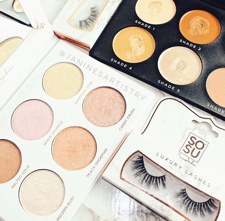 SOSUCosmetics's tweet photo. How's your SOSU collection!? #sosuglow #sosucontour #sosulashes https://t.co/ksCyLRci05 https://t.co/z04U9hpPNn
