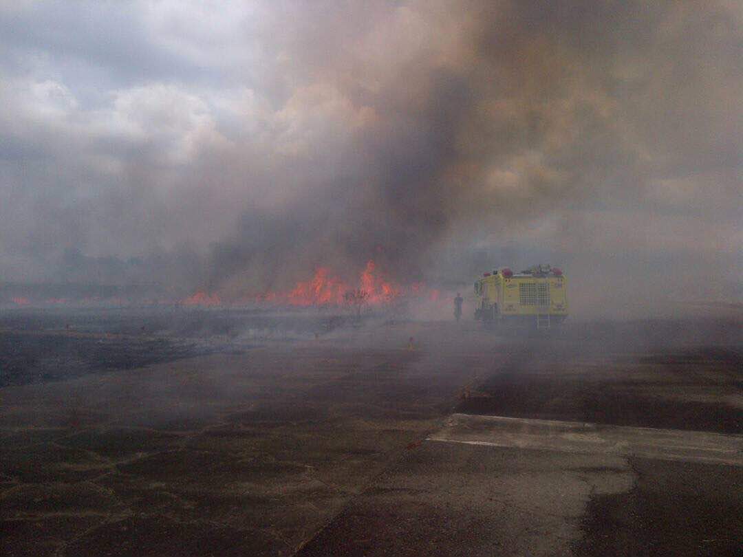 Aeropuerto de El Vigía, el Hércules no pudo aterrizar allí porque le metieron candela a la pista y aterrizó nuevamente acá en Mérida