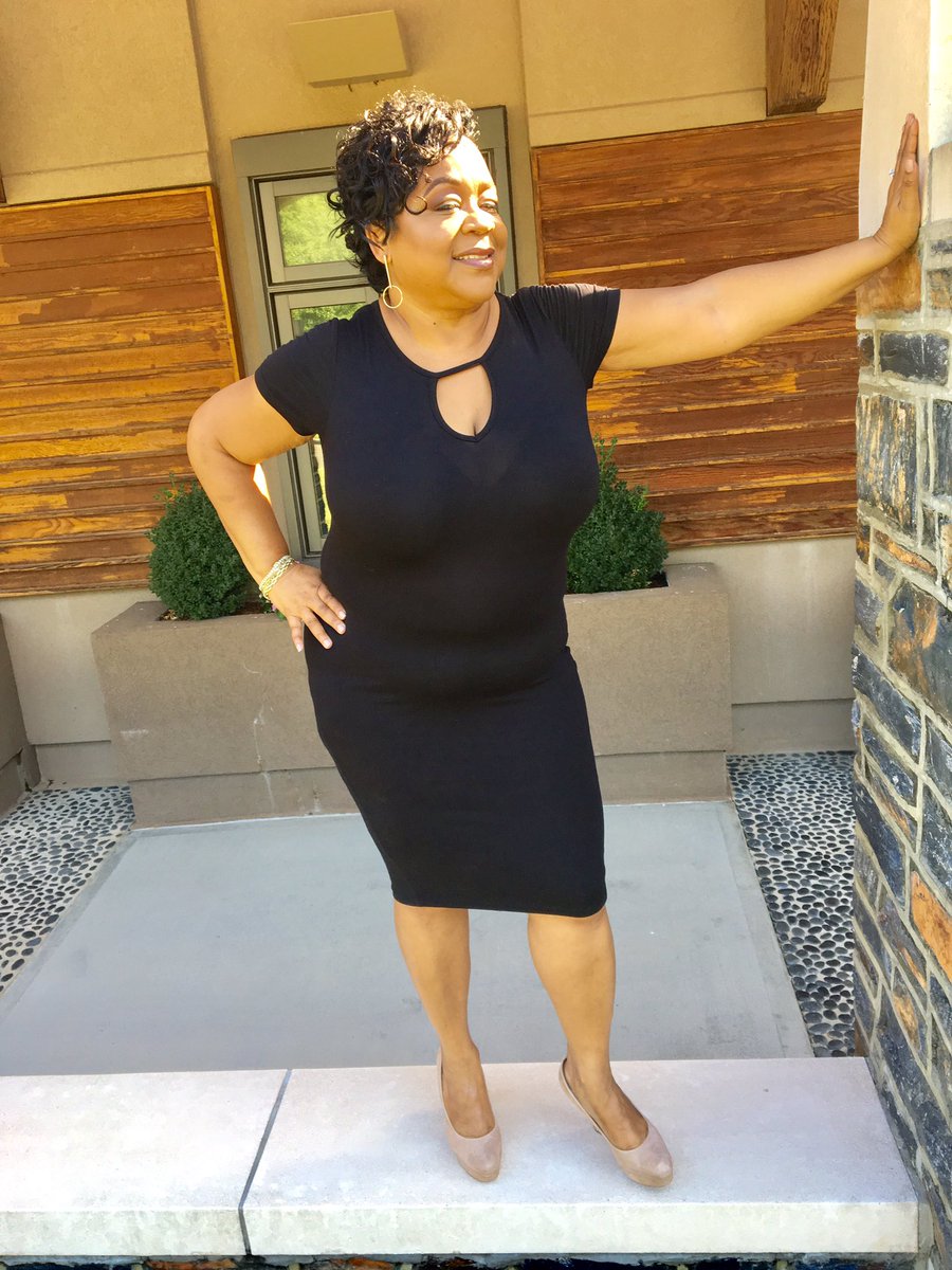 letkaybee's tweet photo. Happy Birthday to a real one! The realest on my team, I love you mama 💋❤️ #finally50 https://t.co/396ZGeinIw