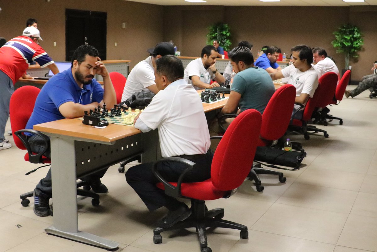 indet_nl's tweet photo. Concluye el torneo de Ajedrez de los Juegos de los Trabajadores. ¡Felicidades a los ganadores! 🏆 https://t.co/k6Q0Rx0QKP