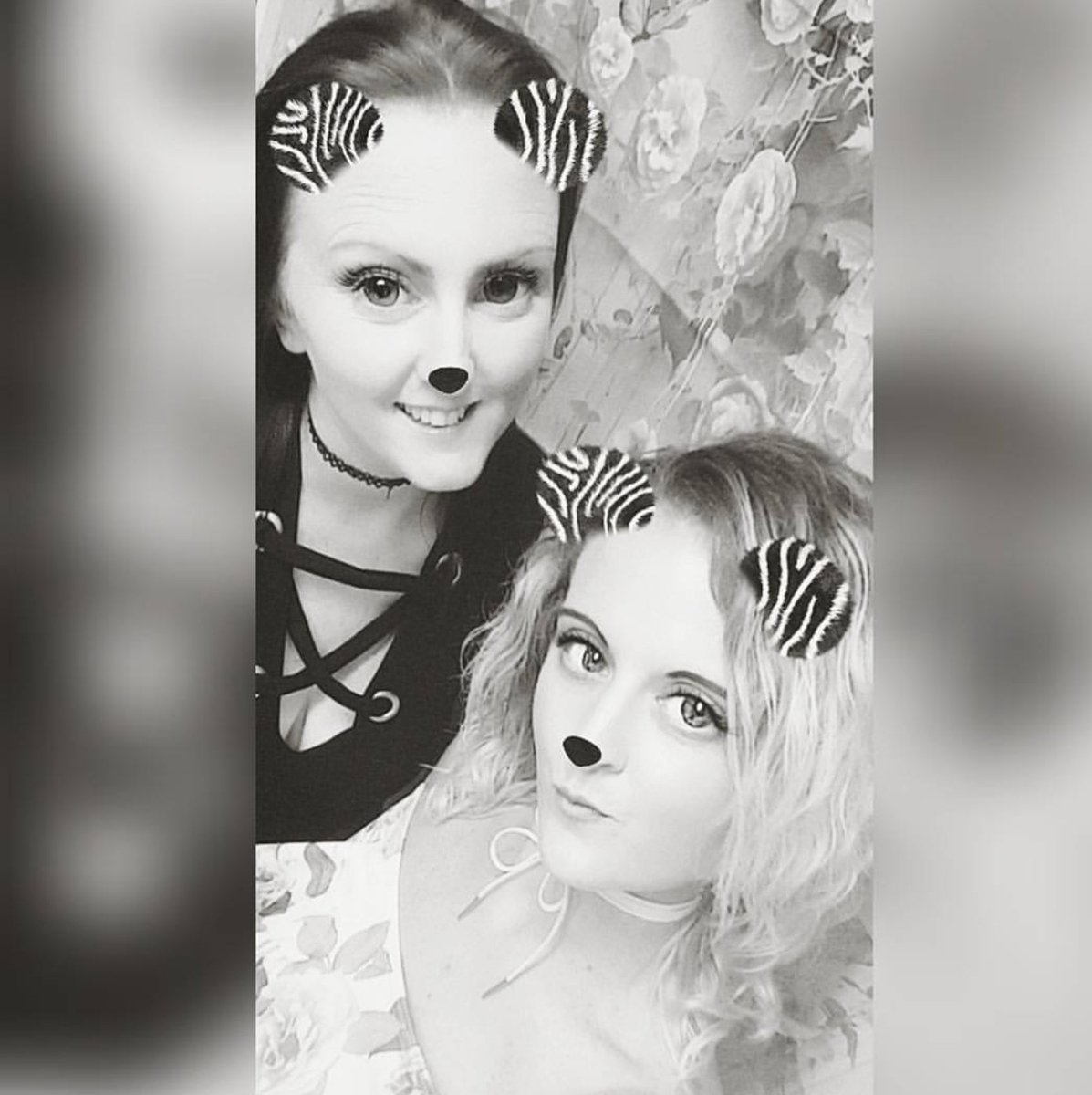 davey_jemma's tweet photo. #EmmasHenDo #SurroundYourselfWithAmazingPeople #PostiveVibesOnly #MakingMemories  #Besties #GreatNightAsAlways #GotMessy #SnapchatFun https://t.co/x505lT3omh