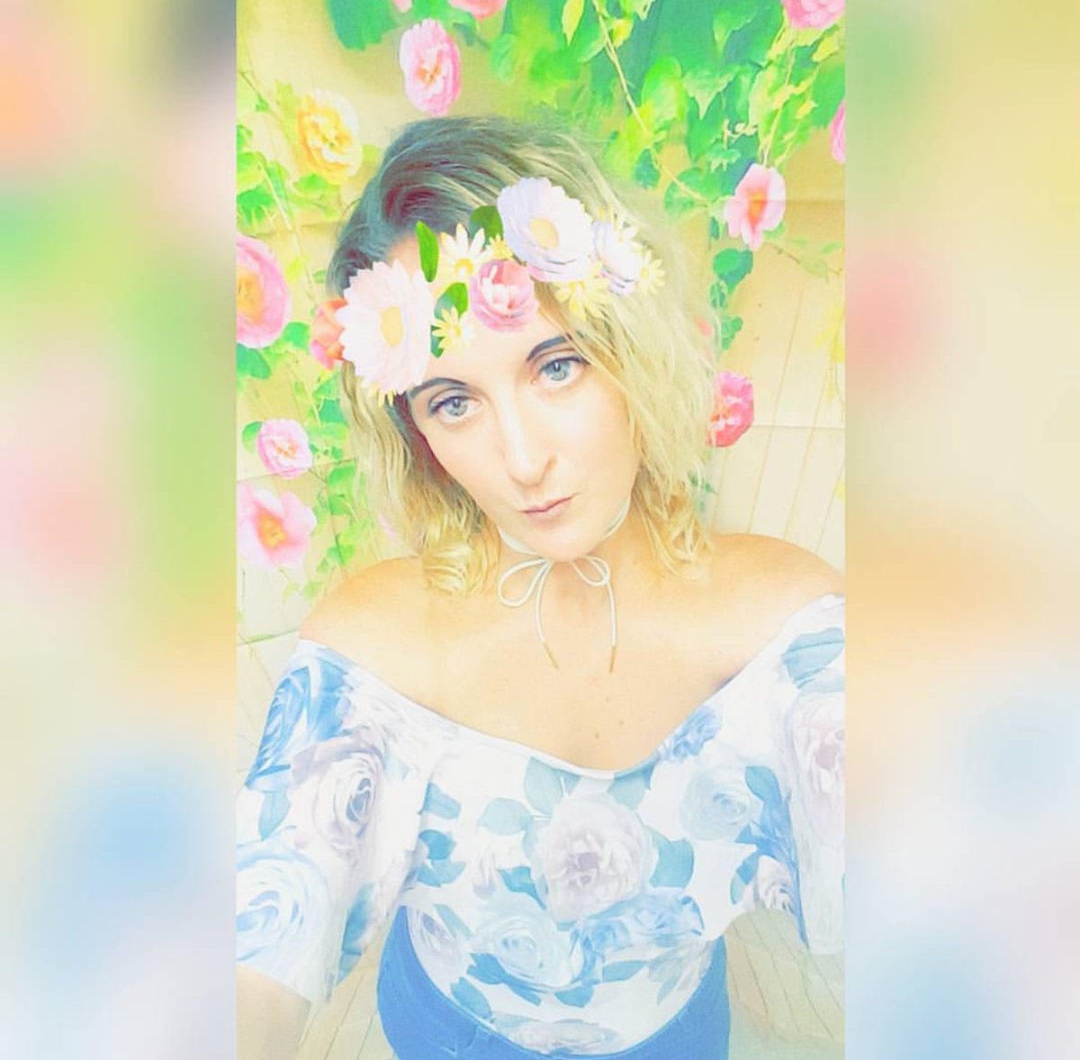 davey_jemma's tweet photo. #EmmasHenDo #SurroundYourselfWithAmazingPeople #PostiveVibesOnly #MakingMemories  #Besties #GreatNightAsAlways #GotMessy #SnapchatFun https://t.co/x505lT3omh