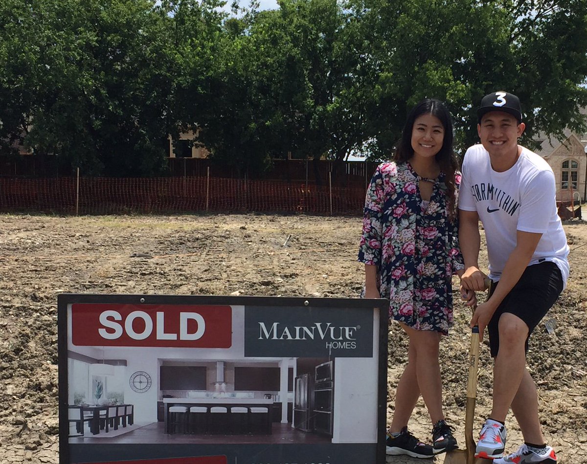 mainvuehomes's tweet image. Congrats, Pearl &amp;amp; Michael! This engaged duo are breaking ground on their new forever in #McKinney&apos;s Village Park! #MainVueHomes #Texas