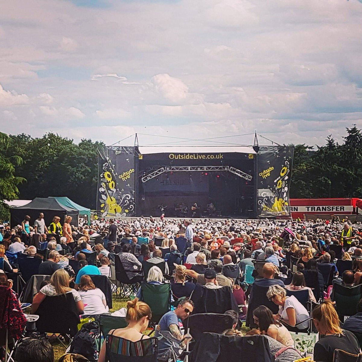 SCLongShadows's tweet photo. What. A. Day.
Spot the Long Shadows! @OutsideLiveUK #ukcountry #theshires #outsidelive #taverham #stage #crowd https://t.co/Nlxlh3MeTB