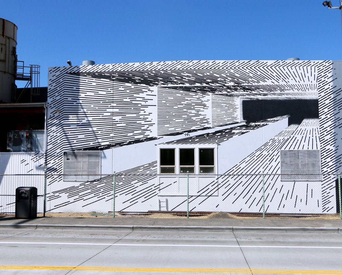 katyanngilmore's tweet photo. Doneee!! 33' x 60' plus a lil extra on the left. Check it out at corner of S Spokane and SODO Busway in Seattle! https://t.co/QiTyBzOfTu