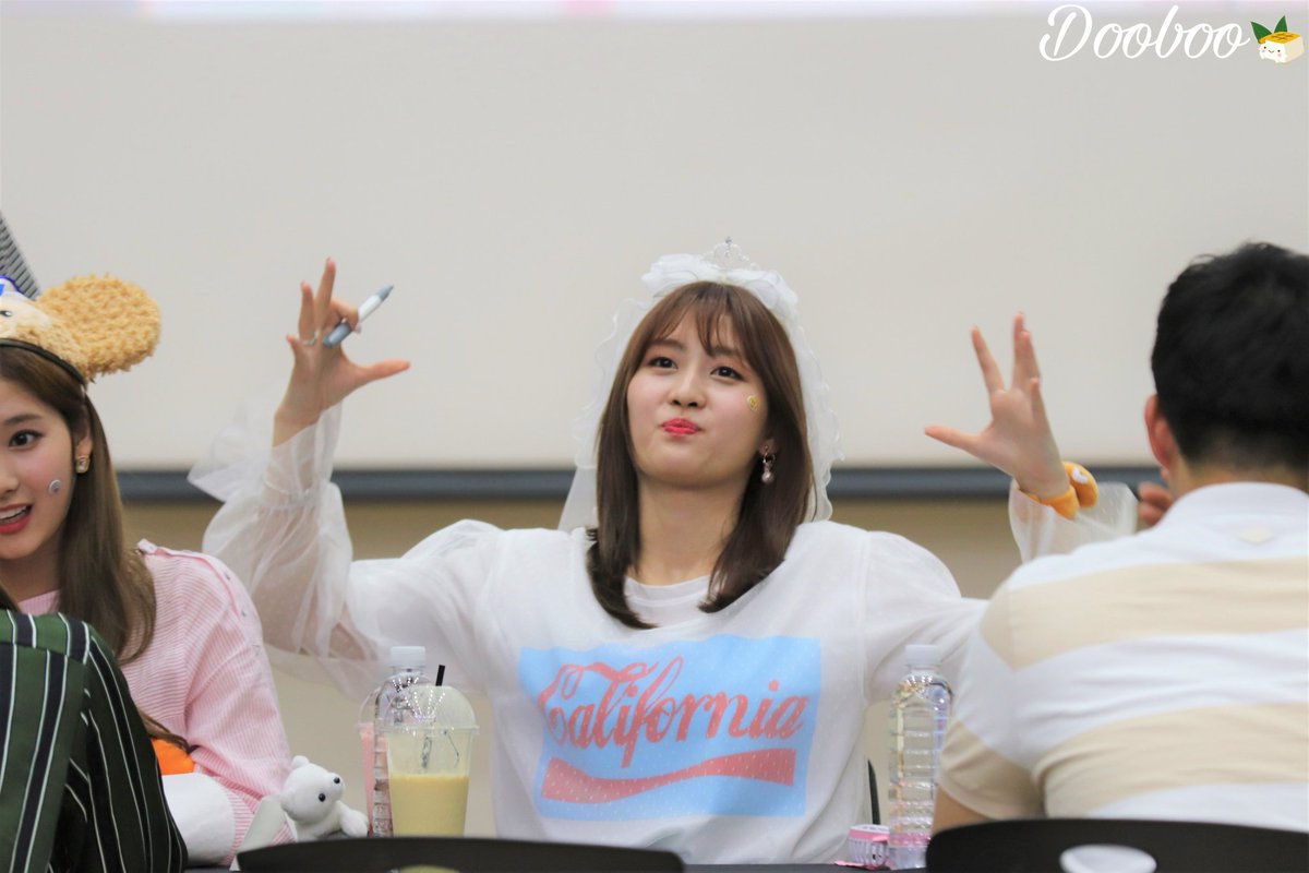 Ericswag_2014's tweet photo. "트와이스 빠아악!!"
모모 엄귀♡
#TWICE #MOMO #트와이스 #모모 #モモ https://t.co/Fw7ZQMfQzH