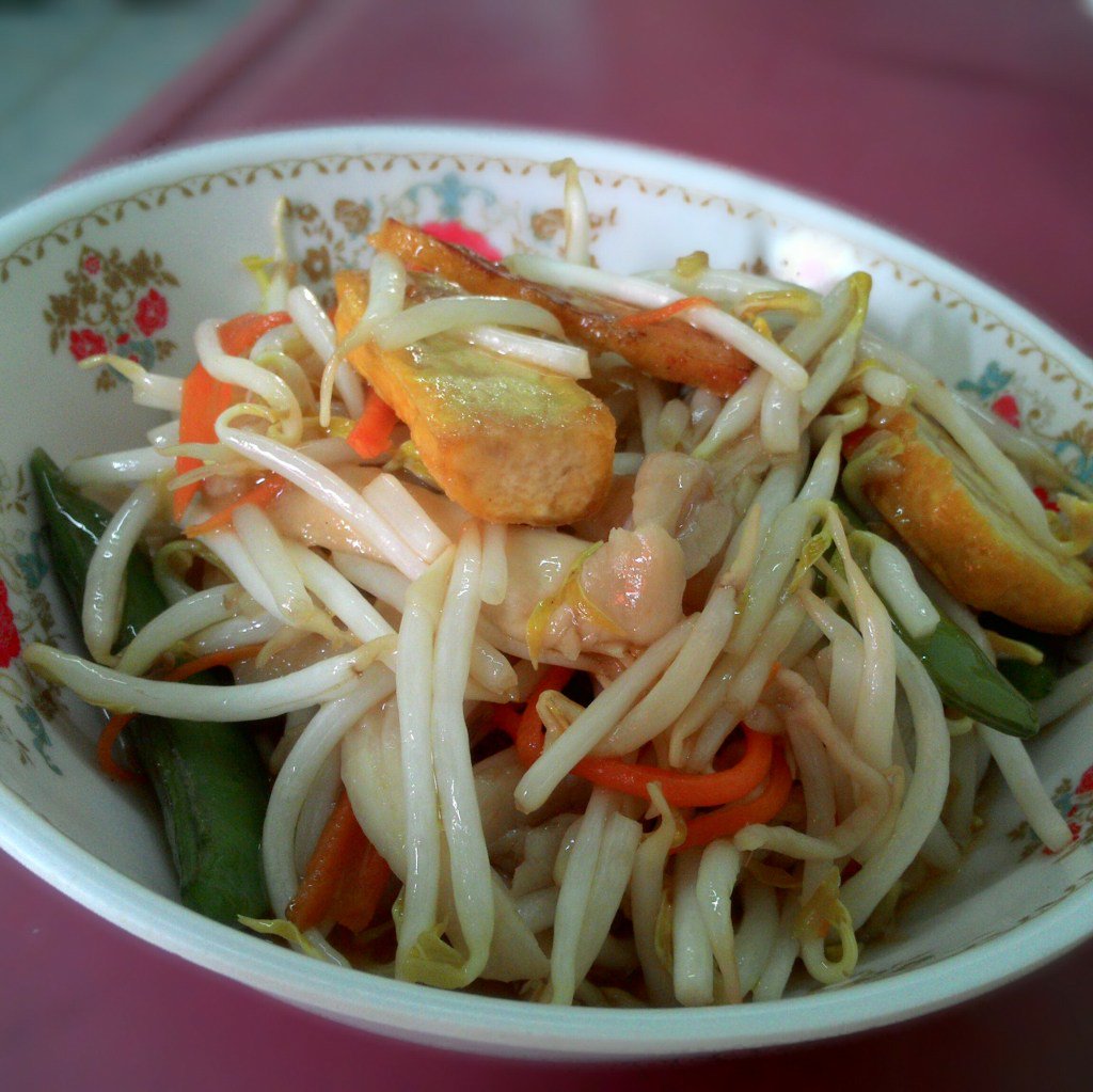 EatingDaily's tweet image. ถั่วงอกผัดเต้าหู้ อาหารพื้นบ้านขึ้นเหลา eatingdaily.wordpress.com/2017/07/31/%e0…