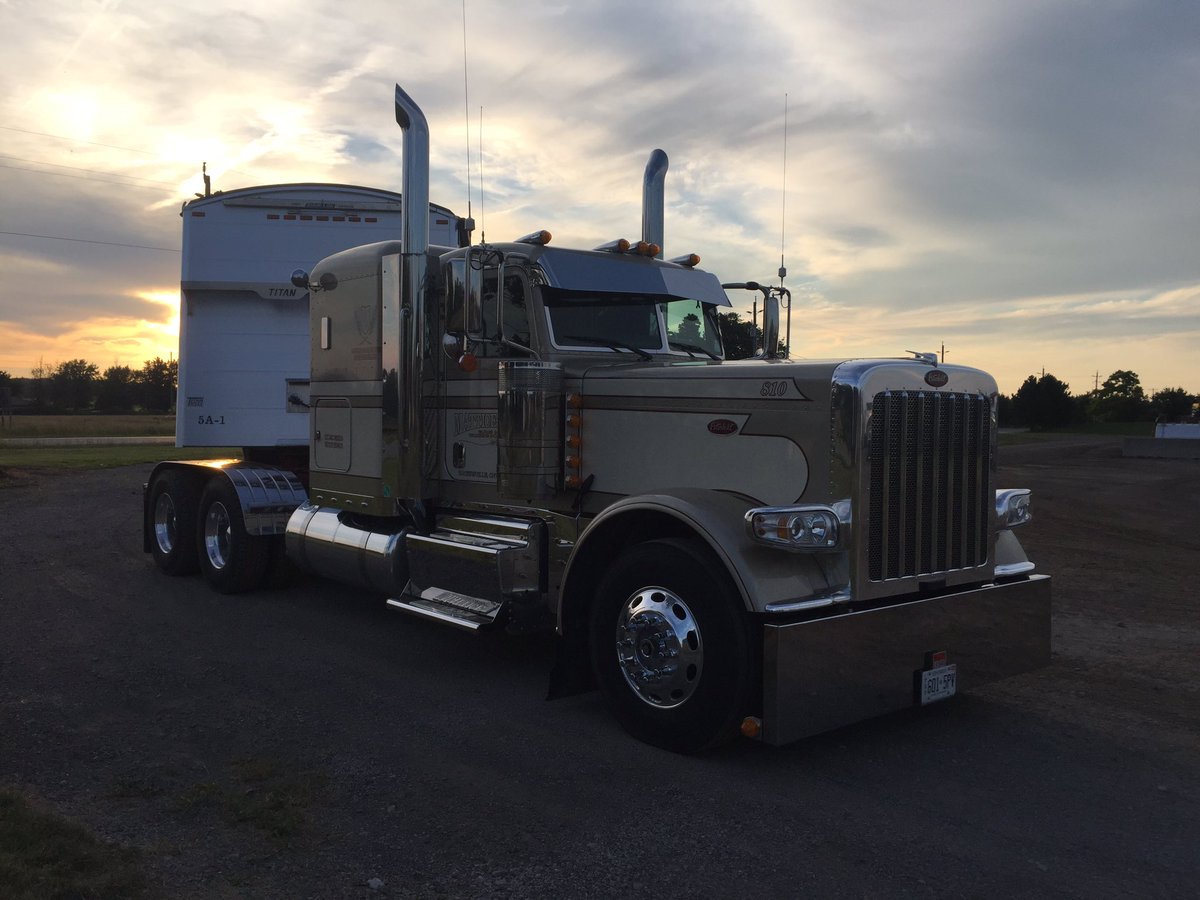 Dads got er all shined up for another week #peterbilt #titaintrailers