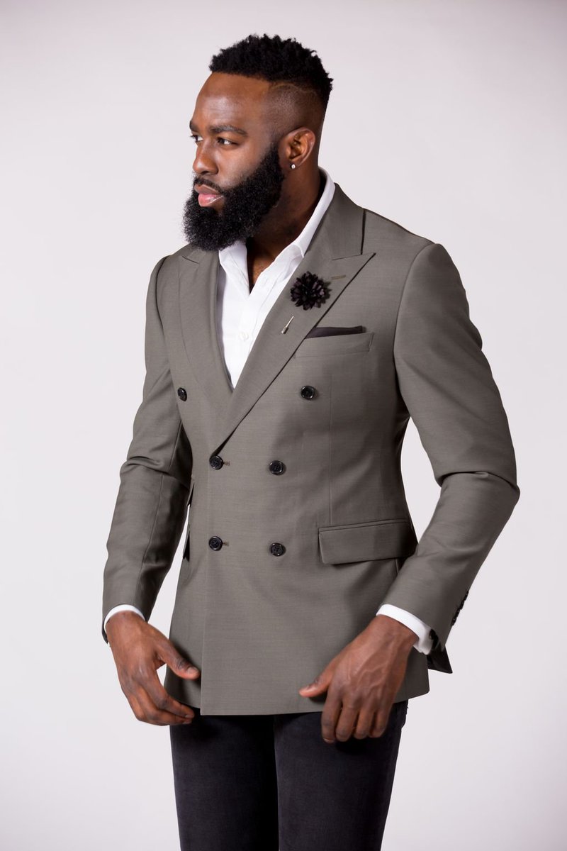 FirstEstateCEO's tweet image. Go from the big meeting to the big event with ease. #firstestate #suits #mensfashion #fashion #event #clothing #men