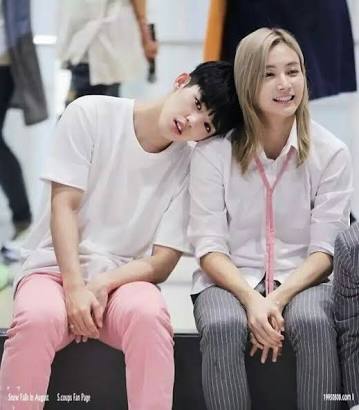 eskoupse's tweet photo. Saya @eskoupse 
I
♡
U
( @fluffyhannie ) https://t.co/dCqY8u5EOp