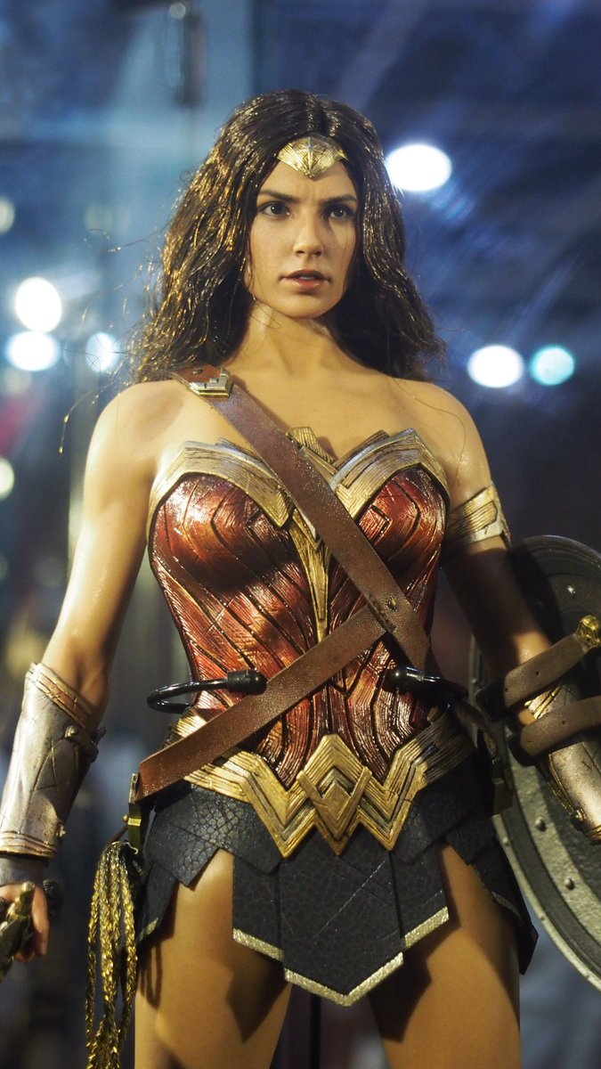hot toys wonder woman review